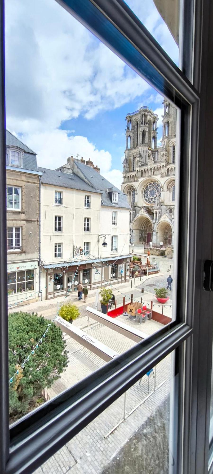 Studio Vue Cathedrale Laon Esterno foto